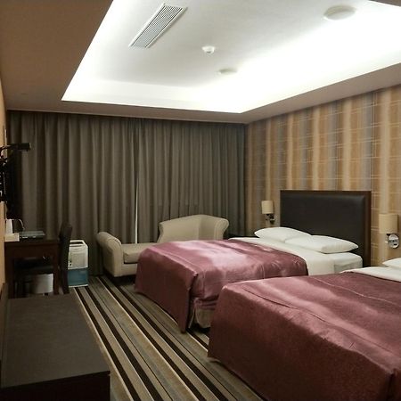 Metropolis Hotel Taojüan Kültér fotó