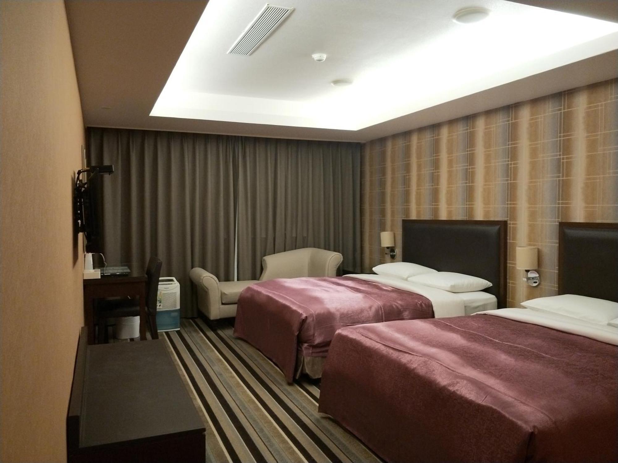 Metropolis Hotel Taojüan Kültér fotó